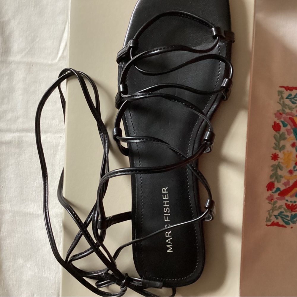 New in Box Marc Fisher Calivia sandals